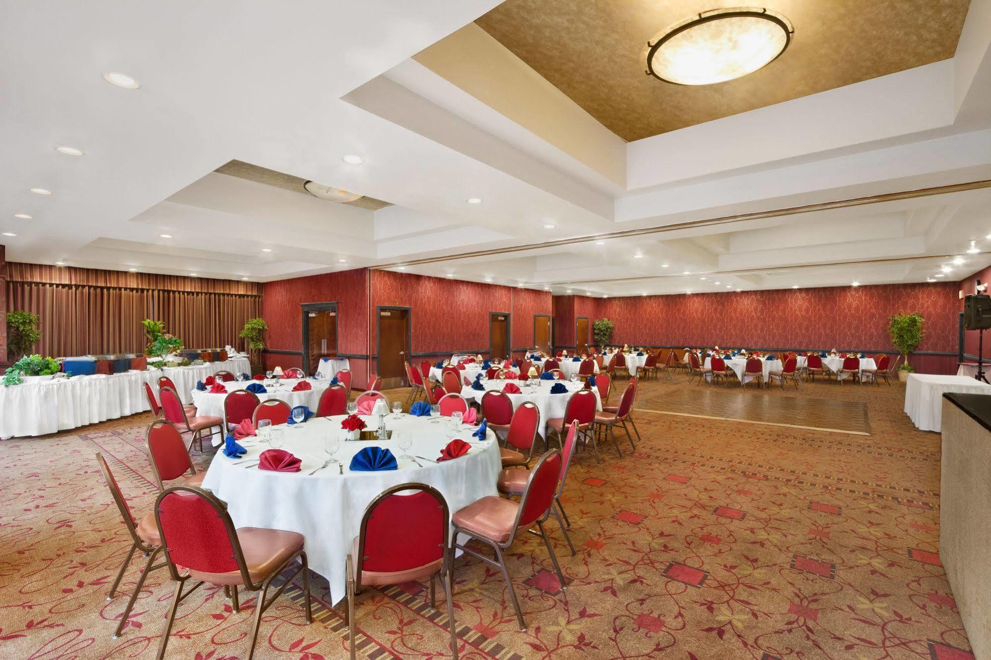 Ramada By Wyndham Tukwila Southcenter Hotell Eksteriør bilde